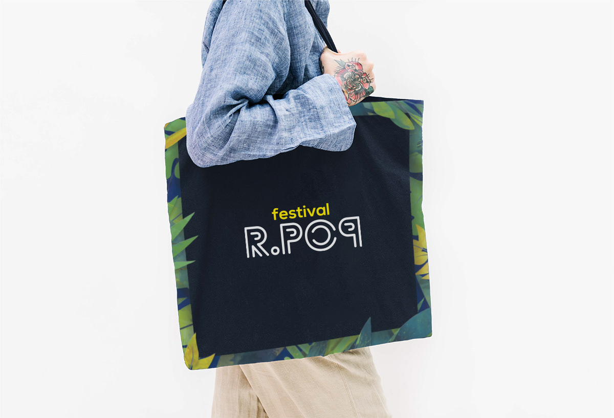 Tote bag